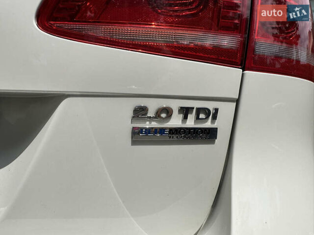 Белый Фольксваген Пассат, объемом двигателя 2 л и пробегом 222 тыс. км за 10500 $, фото 4 на Automoto.ua