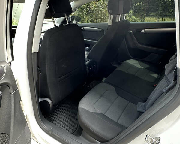 Белый Фольксваген Пассат, объемом двигателя 2 л и пробегом 222 тыс. км за 10500 $, фото 14 на Automoto.ua