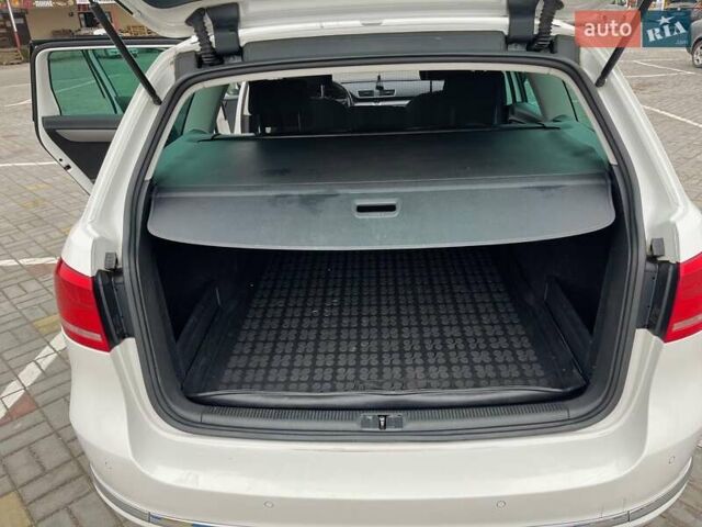 Белый Фольксваген Пассат, объемом двигателя 1.6 л и пробегом 302 тыс. км за 11500 $, фото 10 на Automoto.ua