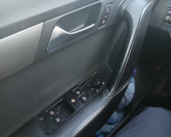 Білий Фольксваген Пассат, об'ємом двигуна 2 л та пробігом 262 тис. км за 12200 $, фото 5 на Automoto.ua