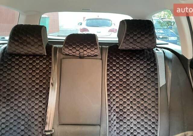 Белый Фольксваген Пассат, объемом двигателя 1.6 л и пробегом 215 тыс. км за 10000 $, фото 16 на Automoto.ua