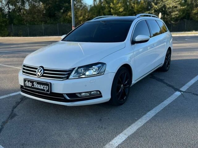 Белый Фольксваген Пассат, объемом двигателя 0 л и пробегом 334 тыс. км за 10999 $, фото 2 на Automoto.ua