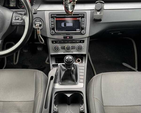 Белый Фольксваген Пассат, объемом двигателя 1.97 л и пробегом 315 тыс. км за 10500 $, фото 23 на Automoto.ua