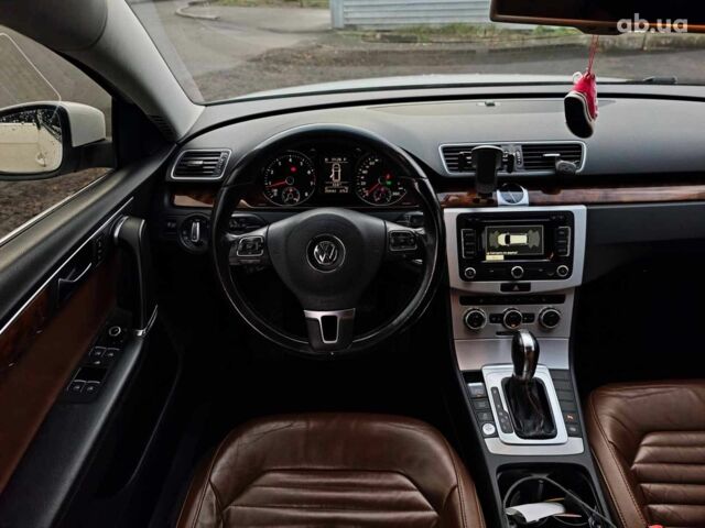 Белый Фольксваген Пассат, объемом двигателя 1.8 л и пробегом 259 тыс. км за 11290 $, фото 17 на Automoto.ua