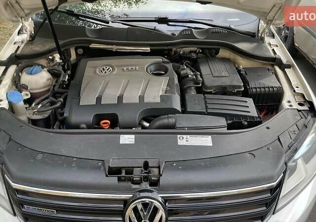 Белый Фольксваген Пассат, объемом двигателя 1.6 л и пробегом 215 тыс. км за 10000 $, фото 18 на Automoto.ua