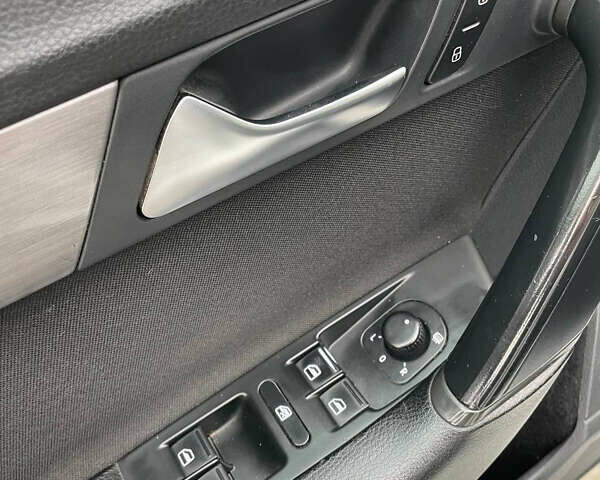 Белый Фольксваген Пассат, объемом двигателя 1.97 л и пробегом 250 тыс. км за 9500 $, фото 7 на Automoto.ua