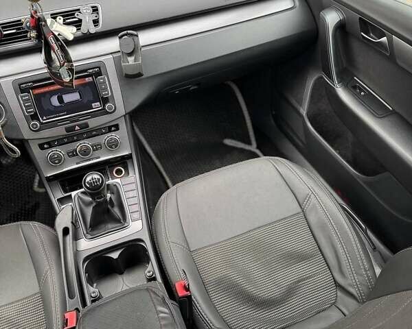 Белый Фольксваген Пассат, объемом двигателя 1.97 л и пробегом 315 тыс. км за 10500 $, фото 22 на Automoto.ua