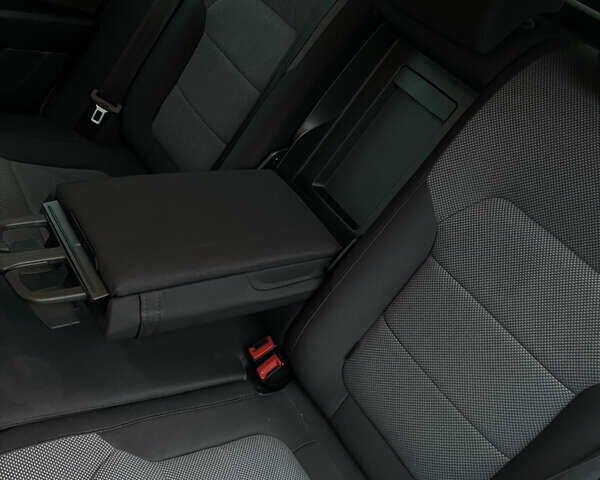 Білий Фольксваген Пассат, об'ємом двигуна 2 л та пробігом 317 тис. км за 9299 $, фото 9 на Automoto.ua