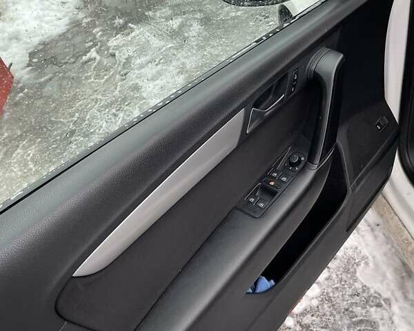 Білий Фольксваген Пассат, об'ємом двигуна 1.6 л та пробігом 330 тис. км за 10100 $, фото 8 на Automoto.ua