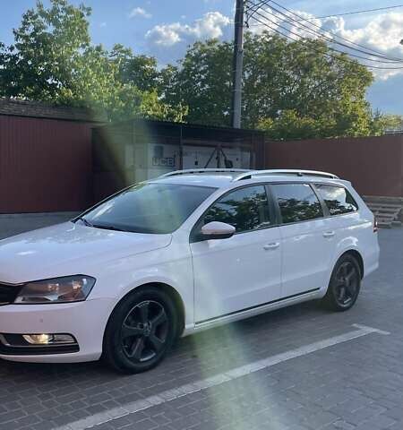 Белый Фольксваген Пассат, объемом двигателя 1.6 л и пробегом 215 тыс. км за 10000 $, фото 2 на Automoto.ua