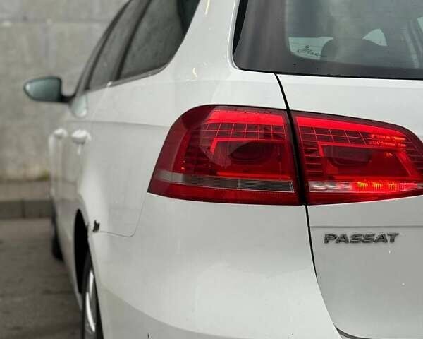 Белый Фольксваген Пассат, объемом двигателя 1.97 л и пробегом 315 тыс. км за 10500 $, фото 10 на Automoto.ua