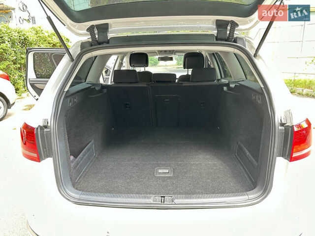 Белый Фольксваген Пассат, объемом двигателя 2 л и пробегом 222 тыс. км за 10500 $, фото 3 на Automoto.ua