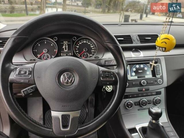 Белый Фольксваген Пассат, объемом двигателя 1.6 л и пробегом 266 тыс. км за 8299 $, фото 8 на Automoto.ua