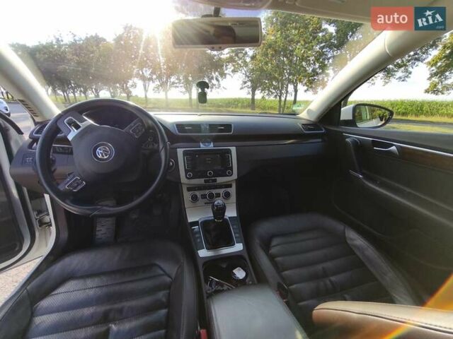 Белый Фольксваген Пассат, объемом двигателя 1.97 л и пробегом 229 тыс. км за 10800 $, фото 4 на Automoto.ua