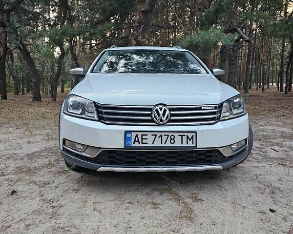 Белый Фольксваген Пассат, объемом двигателя 1.97 л и пробегом 305 тыс. км за 13800 $, фото 1 на Automoto.ua