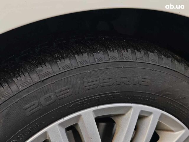 Белый Фольксваген Пассат, объемом двигателя 1.8 л и пробегом 259 тыс. км за 11290 $, фото 4 на Automoto.ua