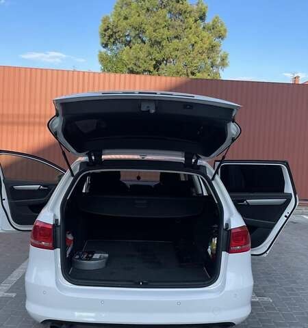 Белый Фольксваген Пассат, объемом двигателя 1.6 л и пробегом 215 тыс. км за 10000 $, фото 7 на Automoto.ua