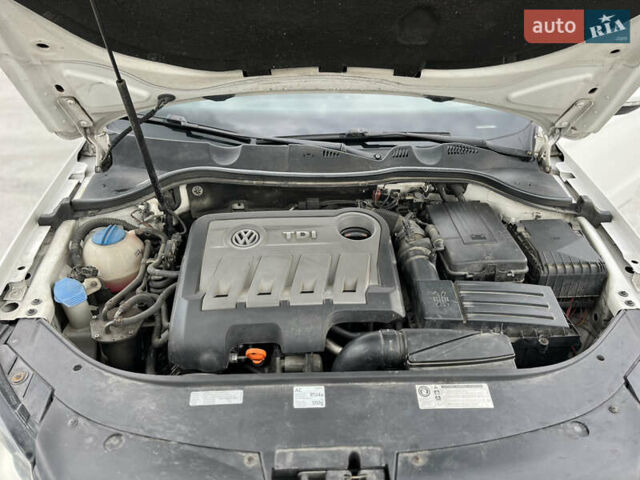 Білий Фольксваген Пассат, об'ємом двигуна 1.97 л та пробігом 319 тис. км за 9500 $, фото 20 на Automoto.ua