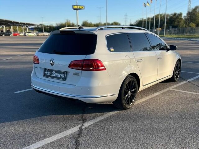 Белый Фольксваген Пассат, объемом двигателя 0 л и пробегом 334 тыс. км за 10999 $, фото 4 на Automoto.ua