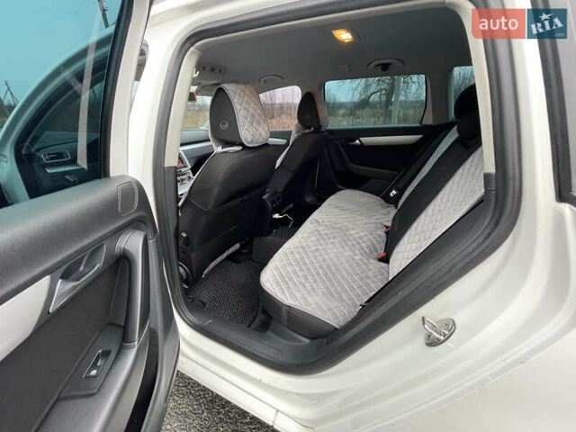 Білий Фольксваген Пассат, об'ємом двигуна 1.6 л та пробігом 321 тис. км за 10000 $, фото 11 на Automoto.ua