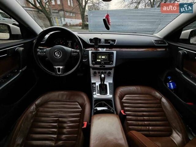 Білий Фольксваген Пассат, об'ємом двигуна 1.8 л та пробігом 259 тис. км за 10690 $, фото 14 на Automoto.ua