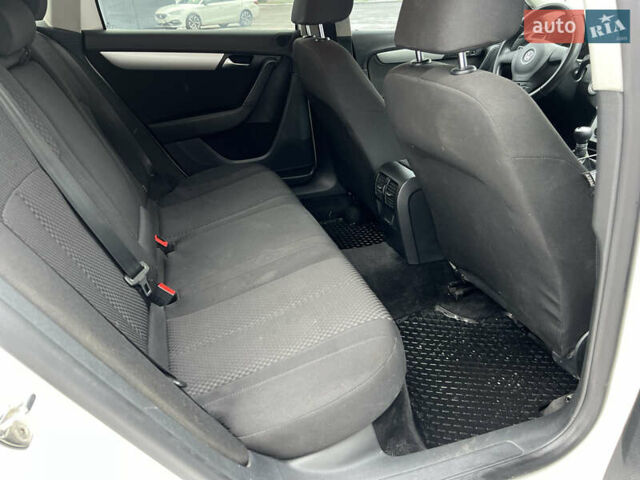 Белый Фольксваген Пассат, объемом двигателя 1.97 л и пробегом 317 тыс. км за 9600 $, фото 9 на Automoto.ua