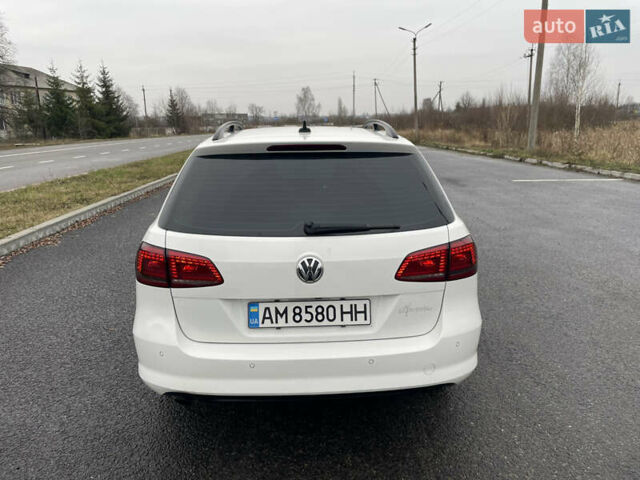 Білий Фольксваген Пассат, об'ємом двигуна 1.6 л та пробігом 321 тис. км за 10000 $, фото 6 на Automoto.ua