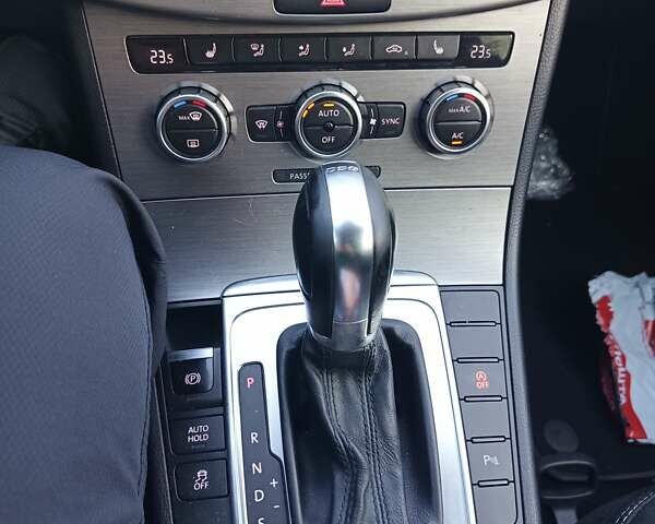 Белый Фольксваген Пассат, объемом двигателя 1.97 л и пробегом 240 тыс. км за 9800 $, фото 4 на Automoto.ua