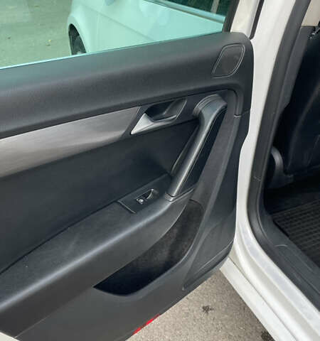 Білий Фольксваген Пассат, об'ємом двигуна 1.4 л та пробігом 296 тис. км за 7200 $, фото 8 на Automoto.ua