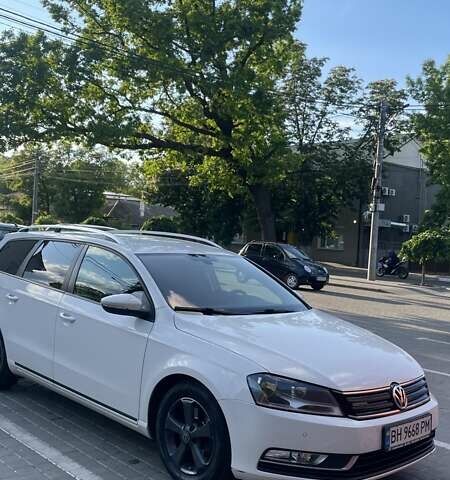 Белый Фольксваген Пассат, объемом двигателя 1.6 л и пробегом 215 тыс. км за 10000 $, фото 11 на Automoto.ua