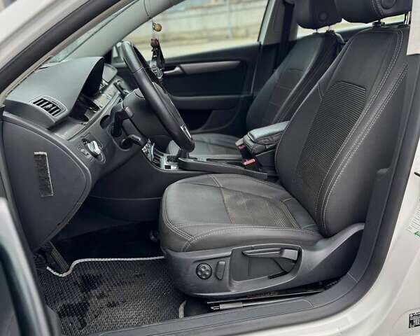 Белый Фольксваген Пассат, объемом двигателя 1.97 л и пробегом 315 тыс. км за 10500 $, фото 29 на Automoto.ua