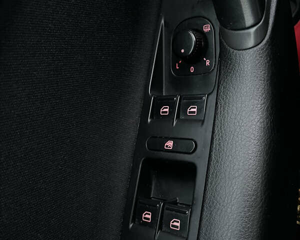 Білий Фольксваген Пассат, об'ємом двигуна 2 л та пробігом 317 тис. км за 9299 $, фото 12 на Automoto.ua