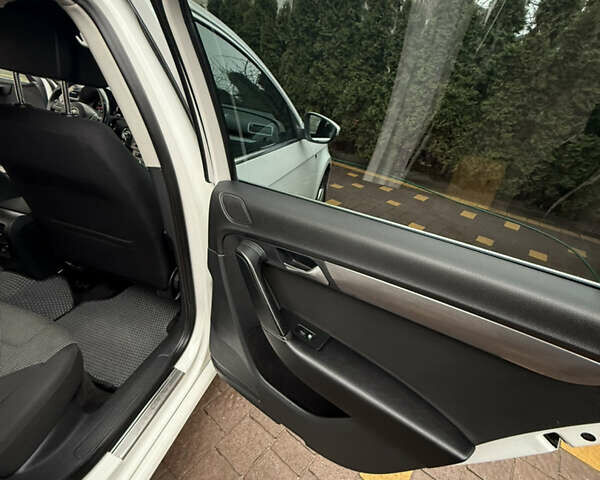 Белый Фольксваген Пассат, объемом двигателя 1.4 л и пробегом 260 тыс. км за 7800 $, фото 28 на Automoto.ua