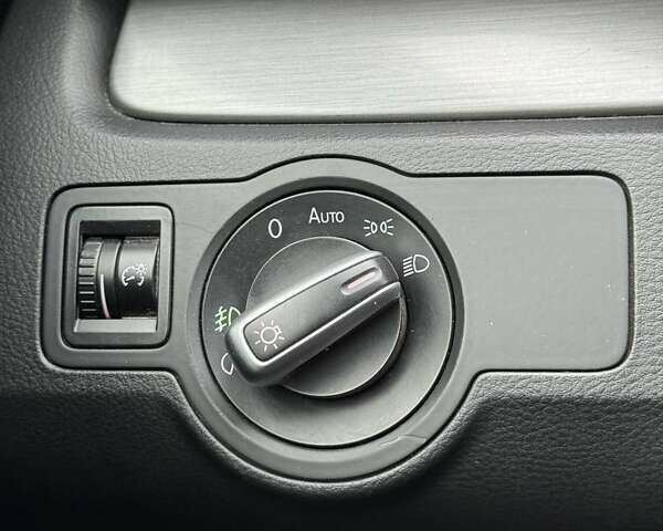 Белый Фольксваген Пассат, объемом двигателя 1.97 л и пробегом 315 тыс. км за 10500 $, фото 18 на Automoto.ua