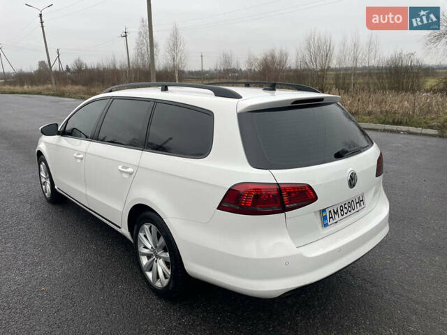Білий Фольксваген Пассат, об'ємом двигуна 1.6 л та пробігом 321 тис. км за 10000 $, фото 7 на Automoto.ua