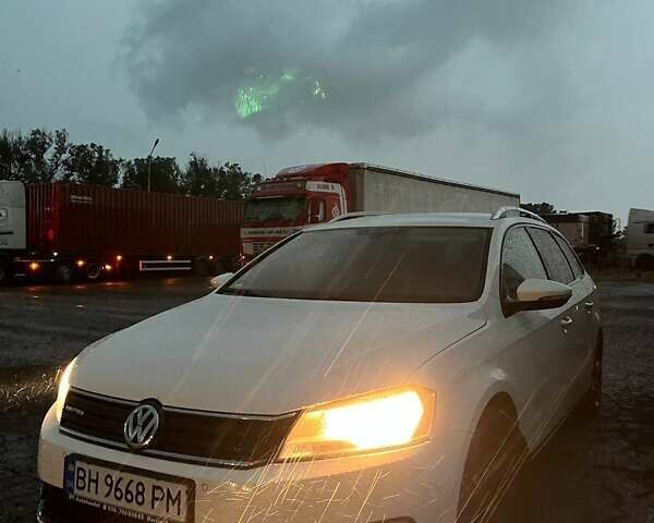 Белый Фольксваген Пассат, объемом двигателя 1.6 л и пробегом 215 тыс. км за 10000 $, фото 20 на Automoto.ua