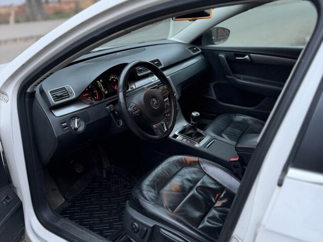 Белый Фольксваген Пассат, объемом двигателя 2 л и пробегом 40 тыс. км за 5300 $, фото 6 на Automoto.ua