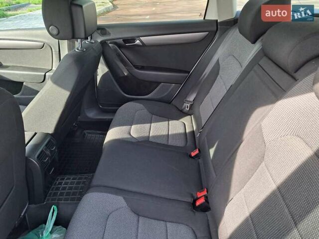 Білий Фольксваген Пассат, об'ємом двигуна 1.6 л та пробігом 268 тис. км за 12000 $, фото 13 на Automoto.ua