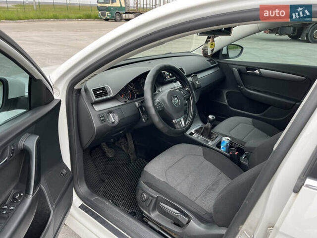 Білий Фольксваген Пассат, об'ємом двигуна 1.97 л та пробігом 319 тис. км за 9500 $, фото 15 на Automoto.ua