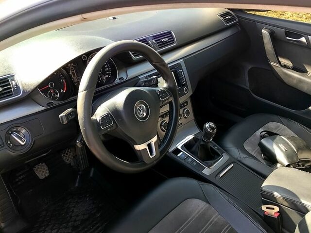 Белый Фольксваген Пассат, объемом двигателя 1.6 л и пробегом 271 тыс. км за 9500 $, фото 6 на Automoto.ua