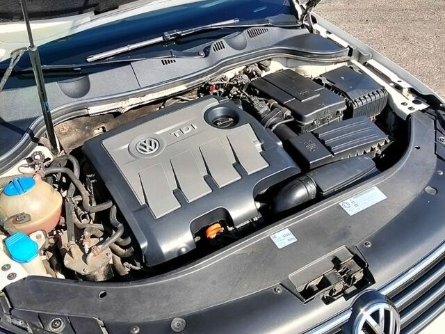 Белый Фольксваген Пассат, объемом двигателя 1.6 л и пробегом 271 тыс. км за 9500 $, фото 9 на Automoto.ua