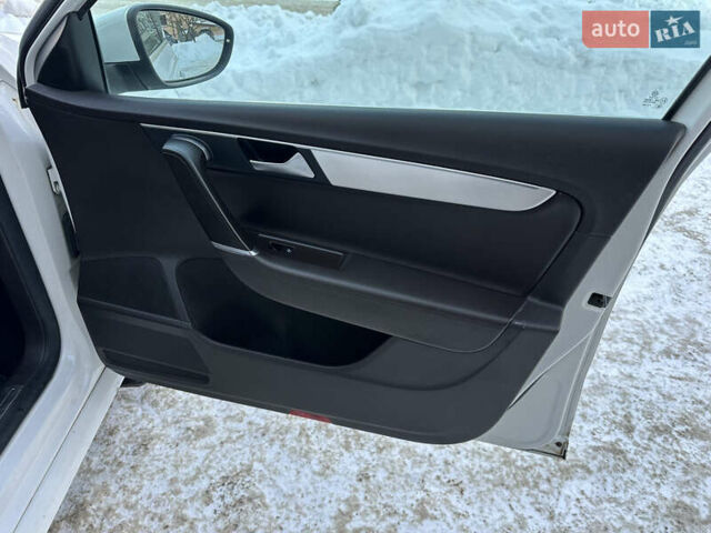 Белый Фольксваген Пассат, объемом двигателя 2 л и пробегом 280 тыс. км за 11250 $, фото 29 на Automoto.ua