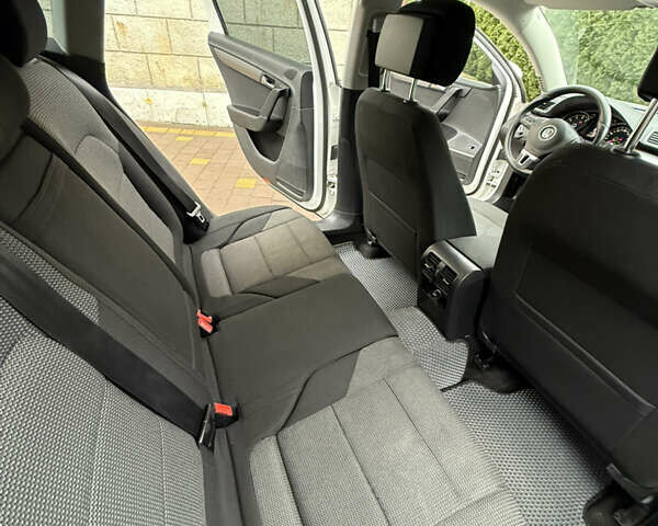 Белый Фольксваген Пассат, объемом двигателя 1.4 л и пробегом 260 тыс. км за 7800 $, фото 30 на Automoto.ua