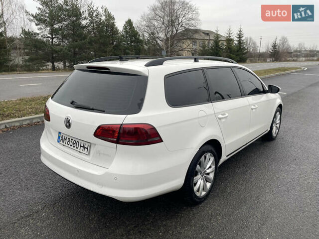 Білий Фольксваген Пассат, об'ємом двигуна 1.6 л та пробігом 321 тис. км за 10000 $, фото 5 на Automoto.ua