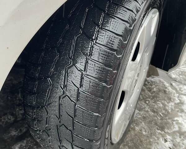 Білий Фольксваген Пассат, об'ємом двигуна 1.6 л та пробігом 330 тис. км за 10100 $, фото 14 на Automoto.ua