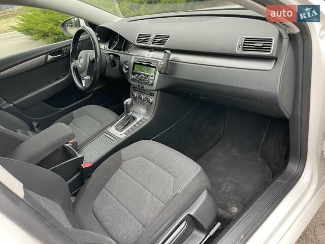 Білий Фольксваген Пассат, об'ємом двигуна 1.97 л та пробігом 255 тис. км за 11900 $, фото 34 на Automoto.ua