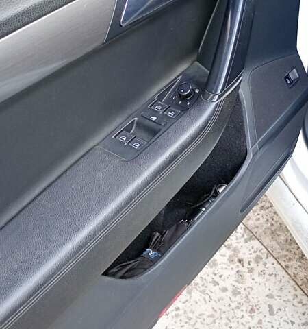 Белый Фольксваген Пассат, объемом двигателя 1.97 л и пробегом 270 тыс. км за 10400 $, фото 11 на Automoto.ua