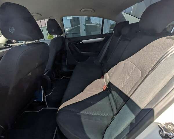 Белый Фольксваген Пассат, объемом двигателя 2 л и пробегом 225 тыс. км за 9800 $, фото 18 на Automoto.ua