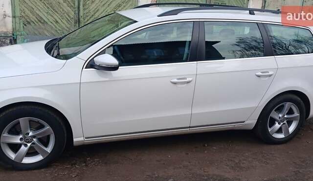 Білий Фольксваген Пассат, об'ємом двигуна 2 л та пробігом 95 тис. км за 12950 $, фото 3 на Automoto.ua
