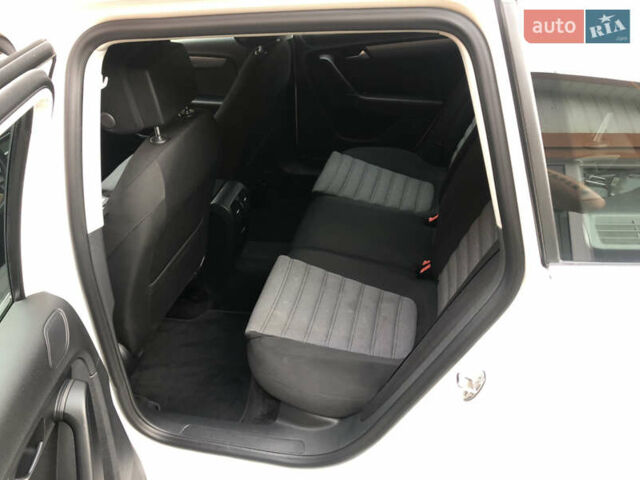 Білий Фольксваген Пассат, об'ємом двигуна 2 л та пробігом 217 тис. км за 10500 $, фото 23 на Automoto.ua